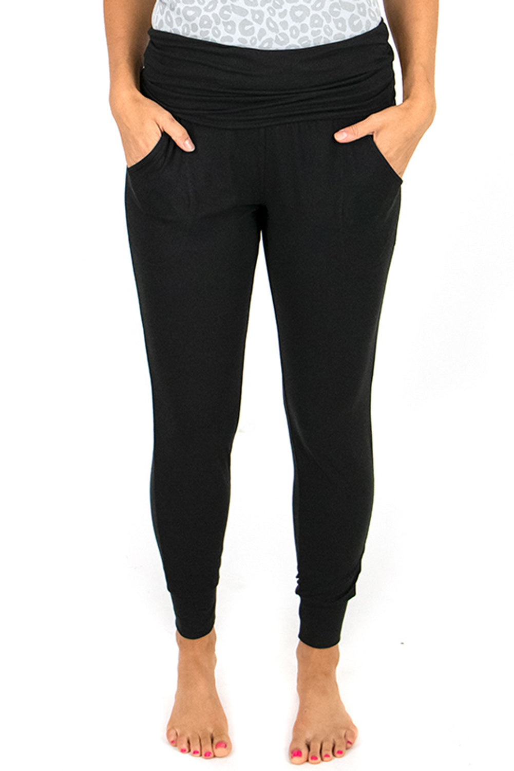 High-Waisted Pleated Pocket Leggings: Your Canvas, Your Style