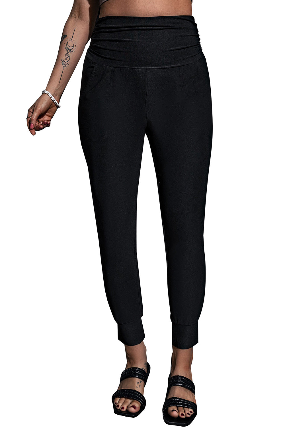 High-Waisted Pleated Pocket Leggings: Your Canvas, Your Style