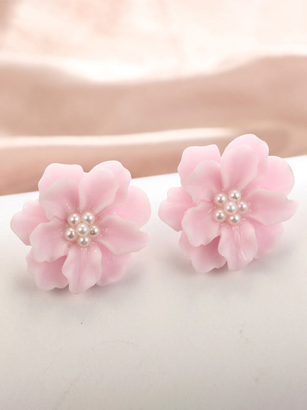 Elegant Camellia Pearl Earrings - Timeless Three-Dimensional White Floral Design