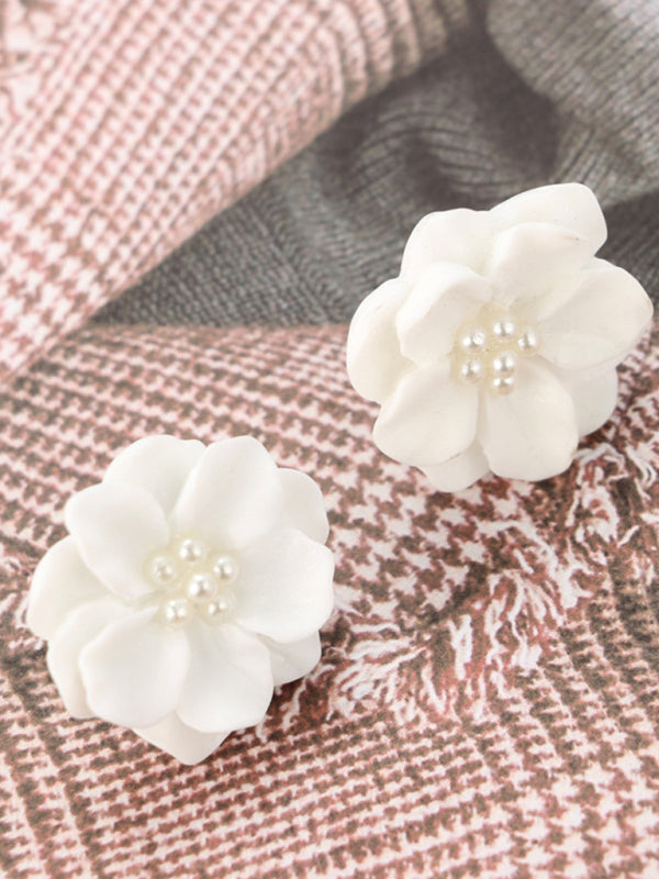 Elegant Camellia Pearl Earrings - Timeless Three-Dimensional White Floral Design