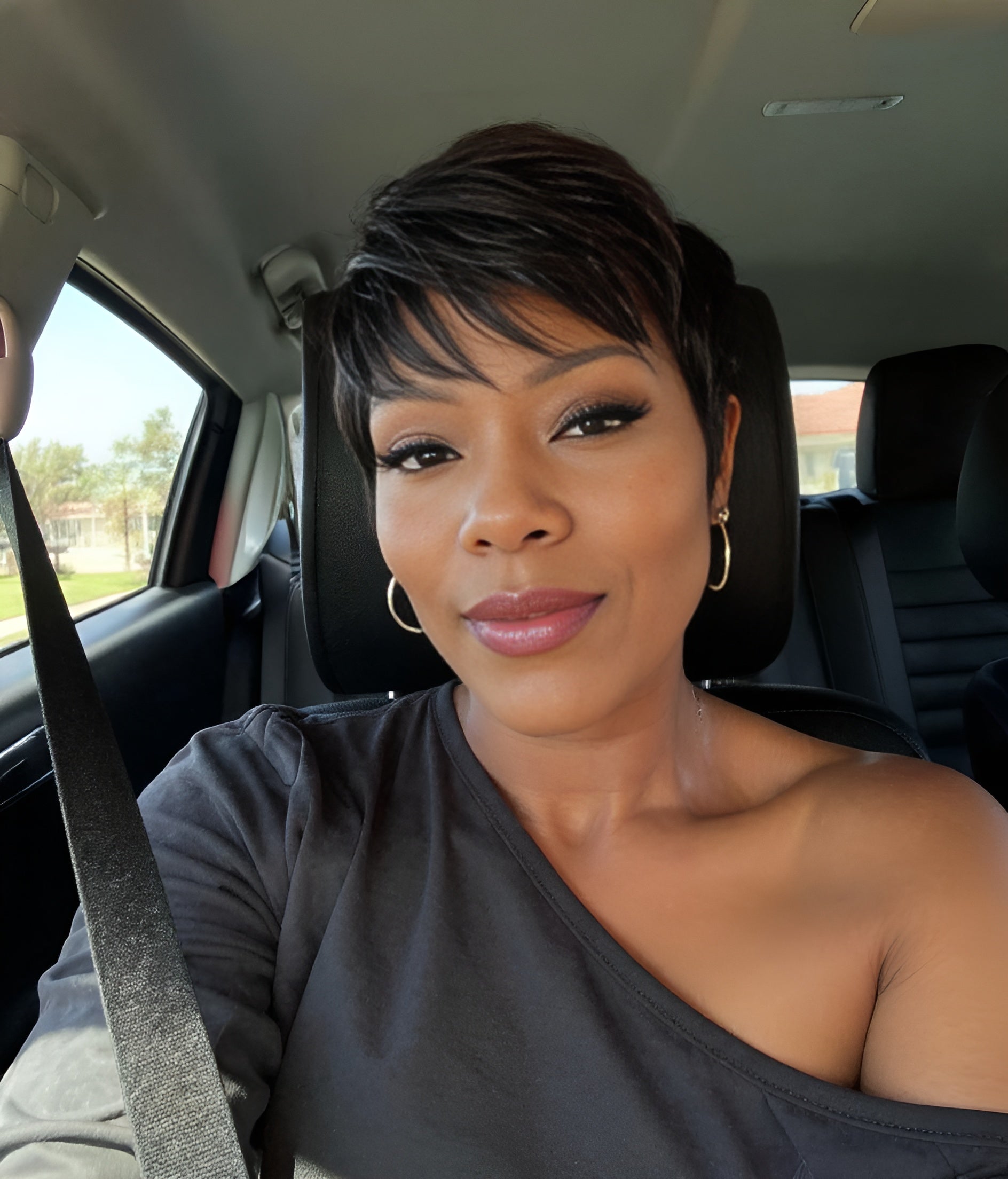 Velura™ Pixie Wig – Soft Layered Human Hair Style