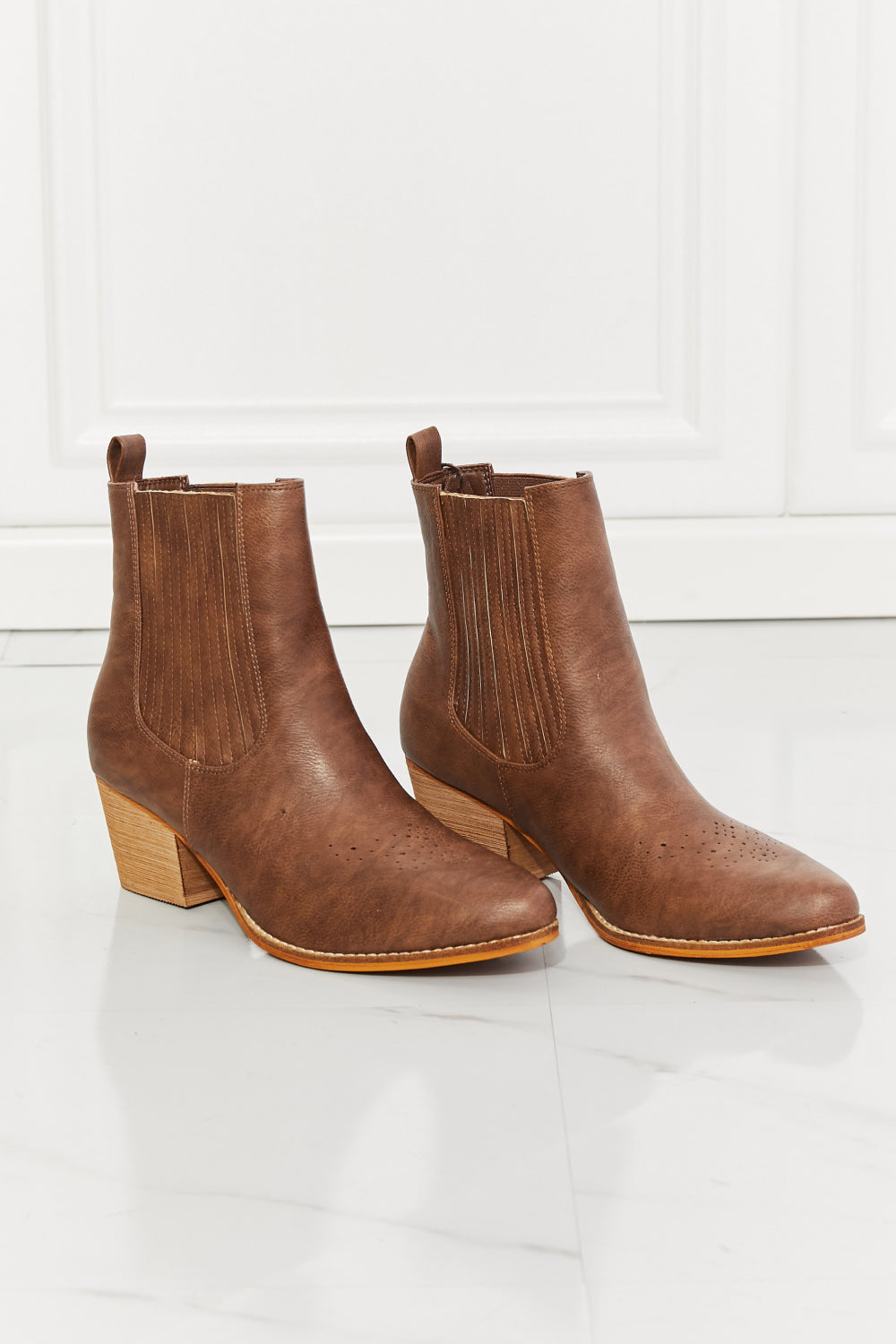 Journey Stacked Heel Chelsea Boot in Chestnut