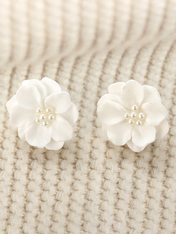 Elegant Camellia Pearl Earrings - Timeless Three-Dimensional White Floral Design